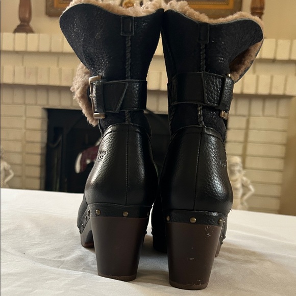 UGG Black Leather Boots with Brown Shearling - Picture 6 of 9